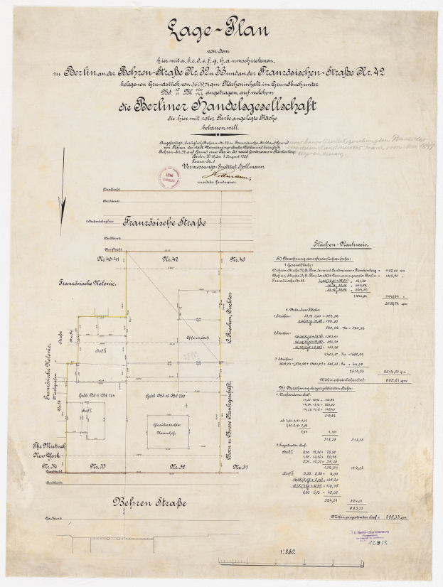 Alter Dokument mit einer handgezeichneten Grundrissplan der Berliner Handelsgesellschaft, mit Text und einem Stempel auf der linken Seite.