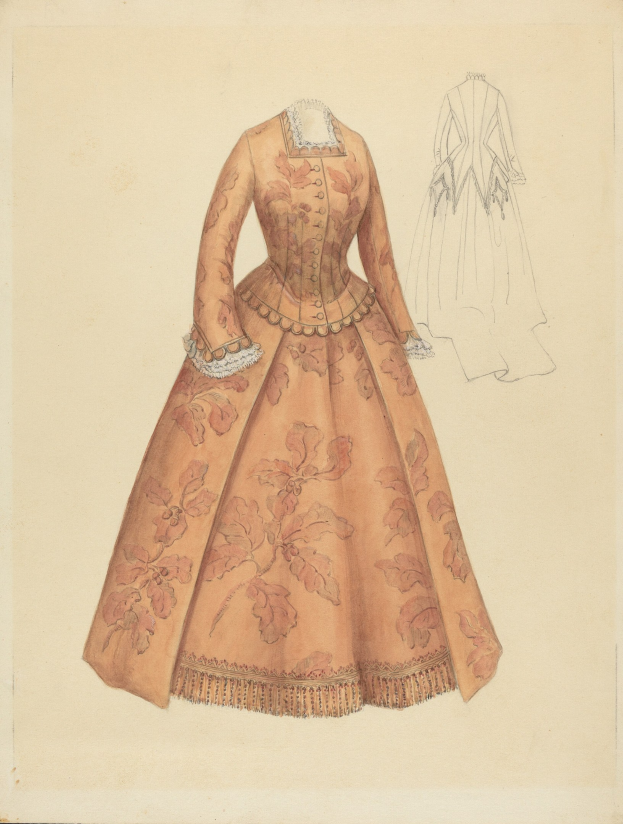 Ein detailliertes Kostümdesign aus dem 18. Jahrhundert, das ein langes Kleid mit floralem Muster, hohem Kragen, Spitzenbesatz am Rock und einem pink-, lila- und blau florierten Oberteil auf einem hellblauen Hintergrund zeigt.
