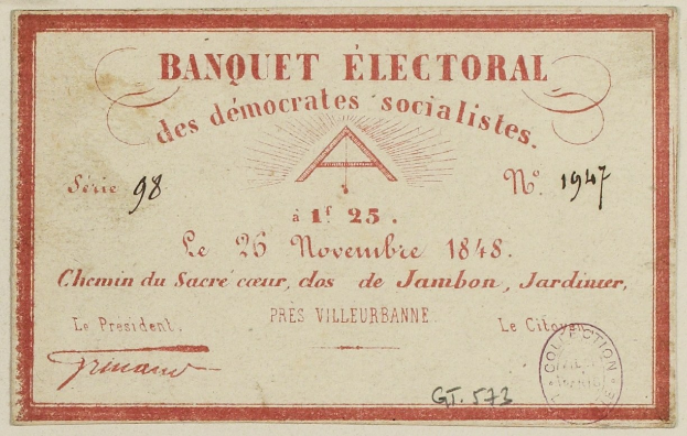 Alter Umschlag mit roter Umrandung, der ein Stempel und den Text "Banquet Electoral des Socialists" trägt.