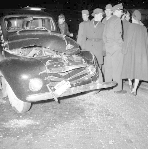 POL-DN: Verkehrsunfall mit Flucht und Nötigung